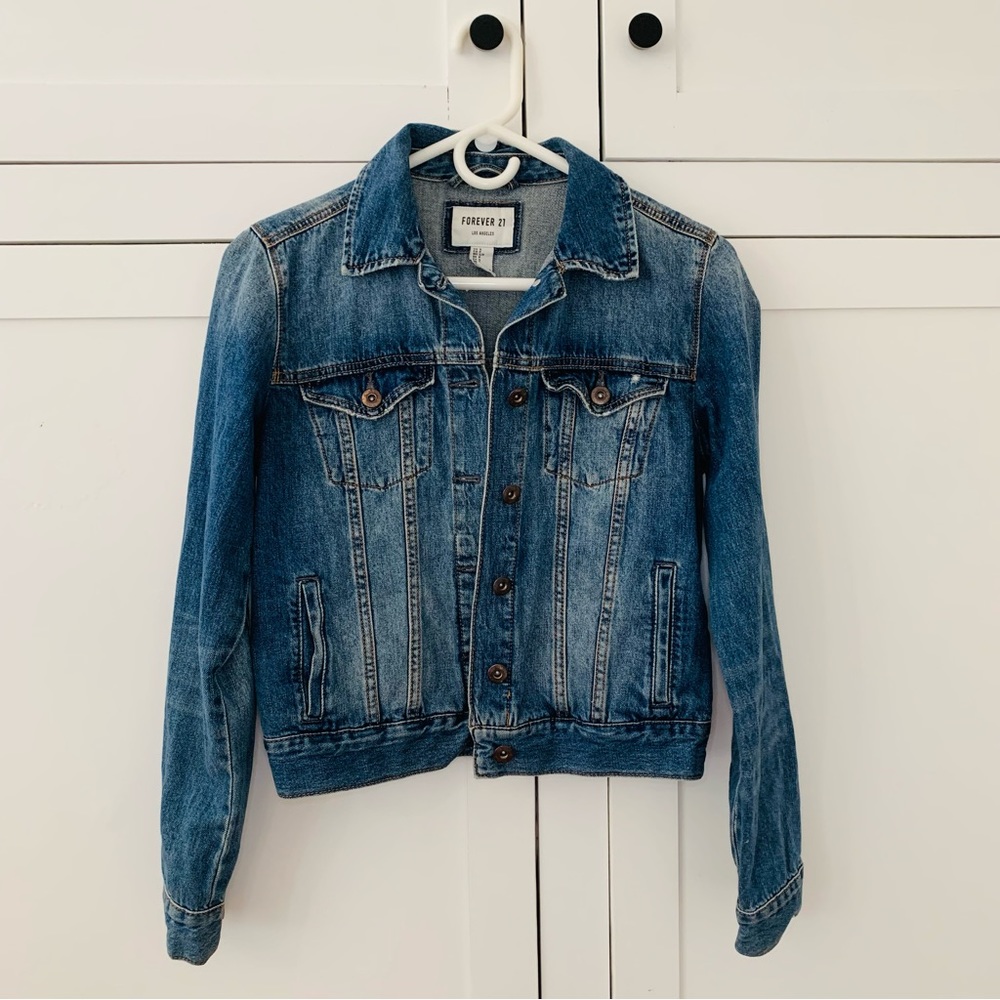 Forever 21 Denim Jacket Size Small